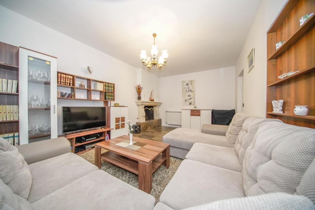 Apartman Mate Splitska Kültér fotó