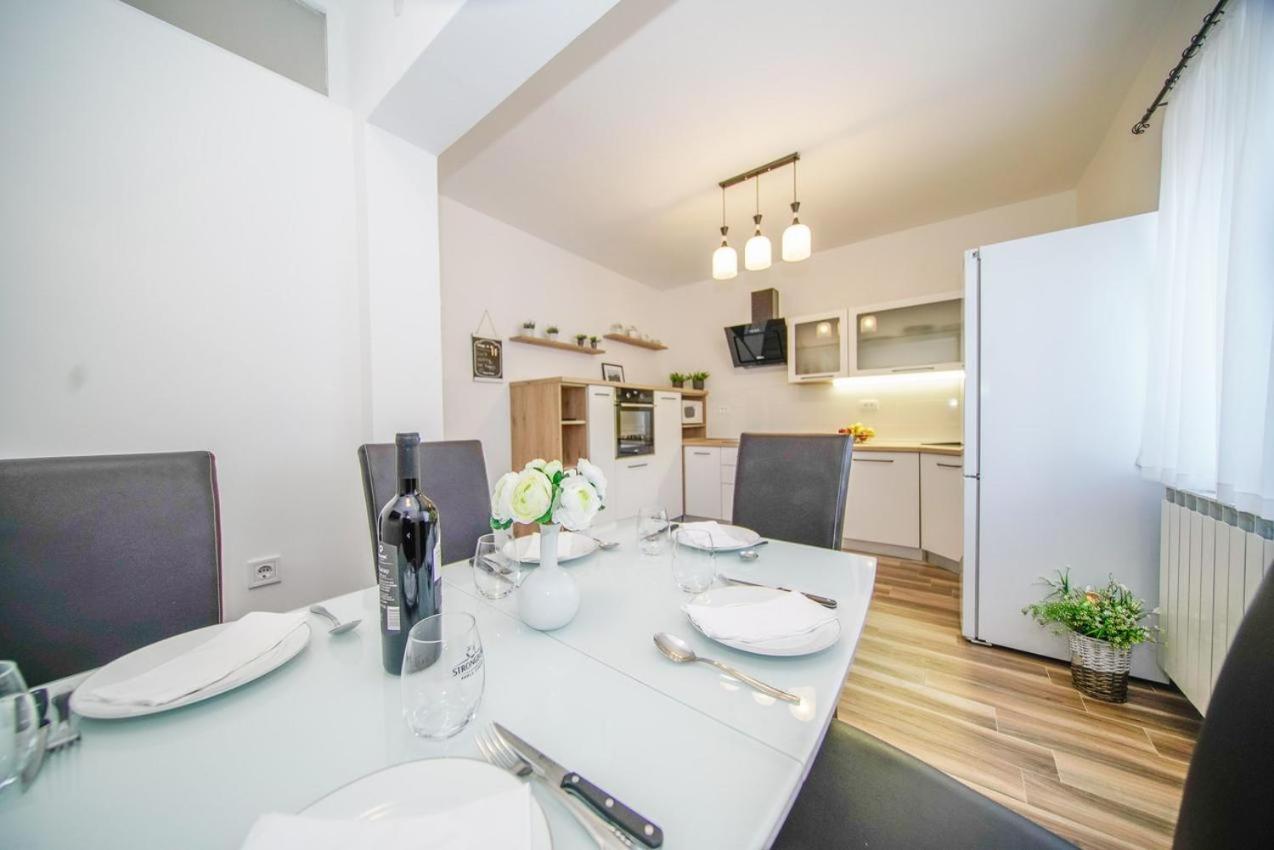 Apartman Mate Splitska Kültér fotó